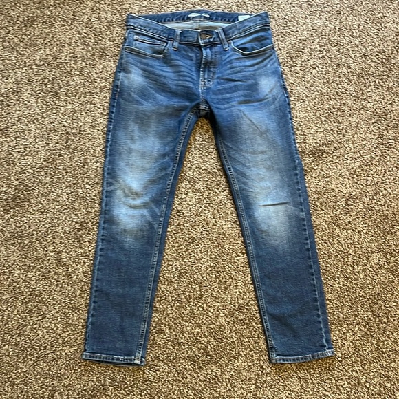 Old Navy skinny fit distressed jeans 32x30 (act 33 x 29 1/2) - Picture 1 of 7
